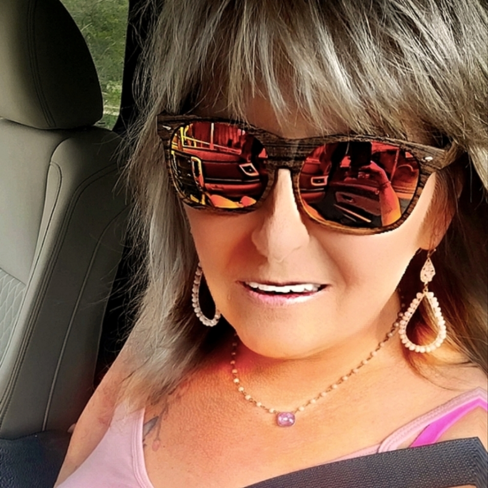 Meet your Posher, Denise